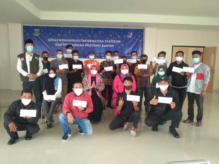 Kadis Kominfo Dalam Agenda Penyerahan Tali Asih