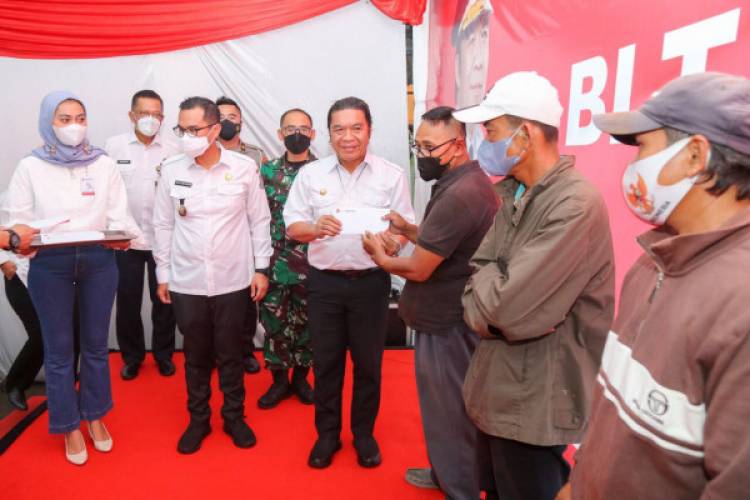 Pastikan BLT BBM Tepat Sasaran, Pj Gubernur Banten : Akurasi Data Dilakukan Secara Menyeluruh