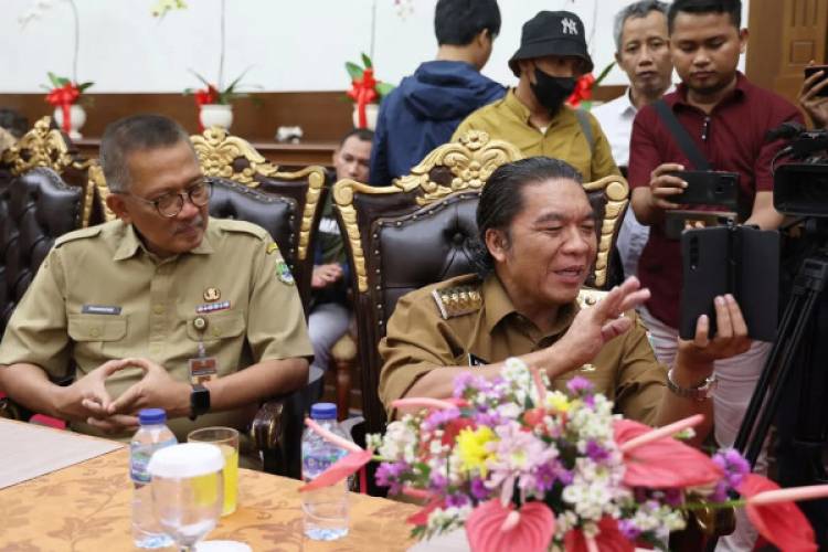 Al Muktabar Jalin Komunikasi Dengan Mahasiswa Banten yang Menjadi Korban Gempa Turki