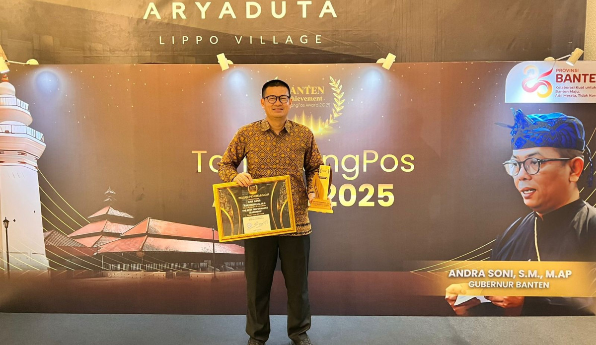 Kepala Diskominfo Banten Raih Penghargaan “The Best Performance Leadership” pada TangerangPos Award 2025